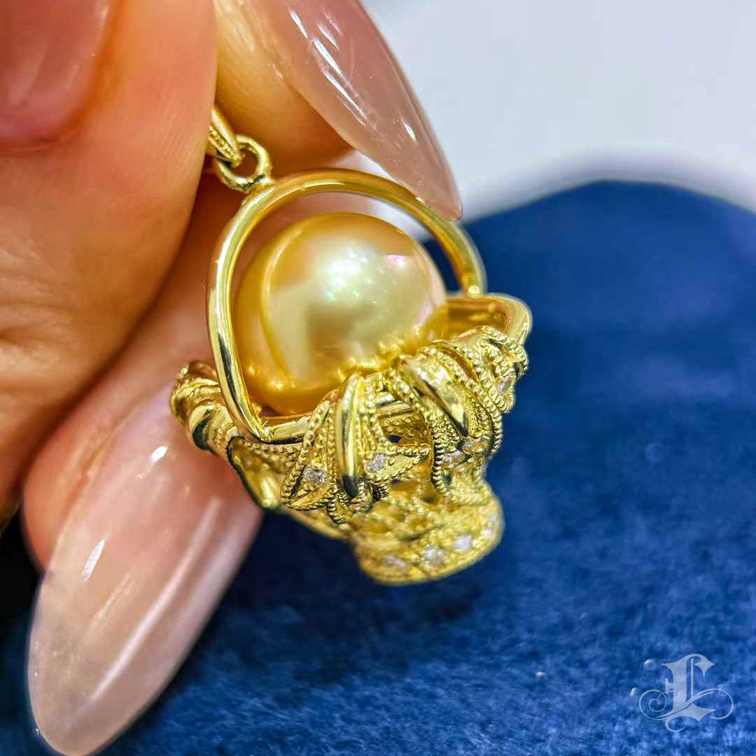 【Crown Radiance】Golden South Sea Pearl & Diamond Basket Pendant For Sale 1