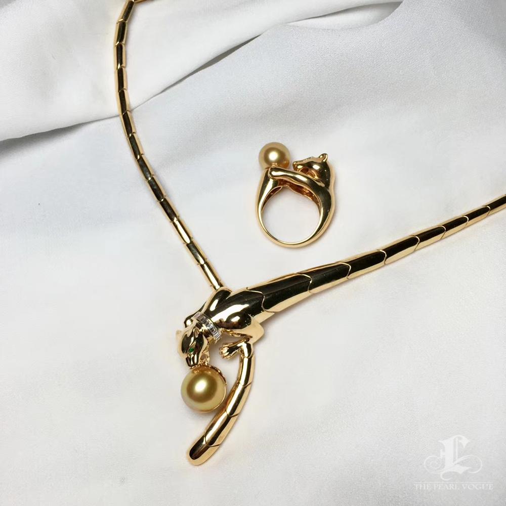 Collana con collare di smeraldo e perle dei mari del Sud dorate in vendita 3