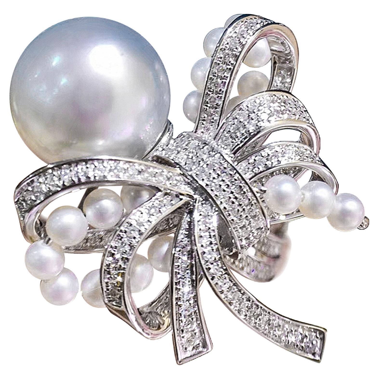 Anello Cocktail con Perle dei Mari del Sud e Diamanti in Oro 18k in vendita