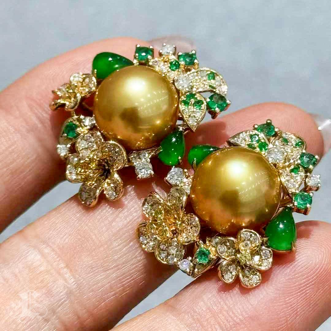 De las mujeres 【Corona Radiance】Imperial Blossom South Sea Pearl & A Jadeite Jewelry Set en venta