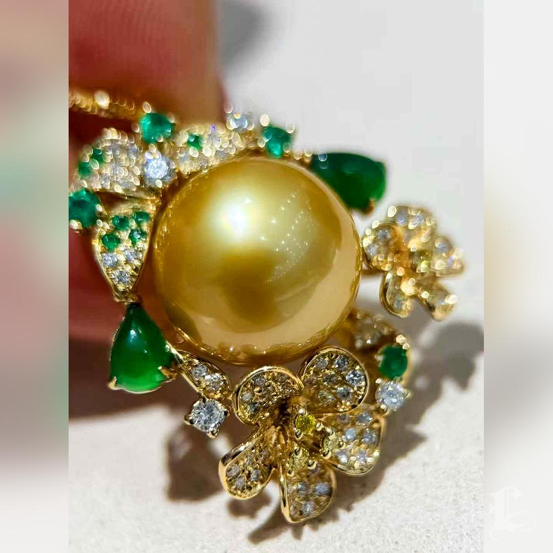 【Corona Radiance】Imperial Blossom South Sea Pearl & A Jadeite Jewelry Set en venta 3