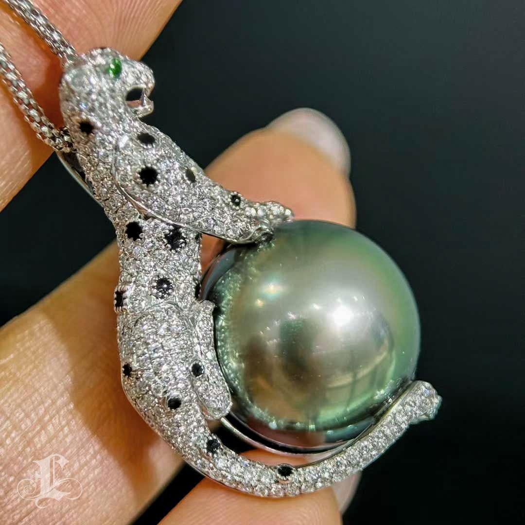 【Corona Radiante】Colgante de Diamante Leopardo Aurora Perla de Tahití en venta 1