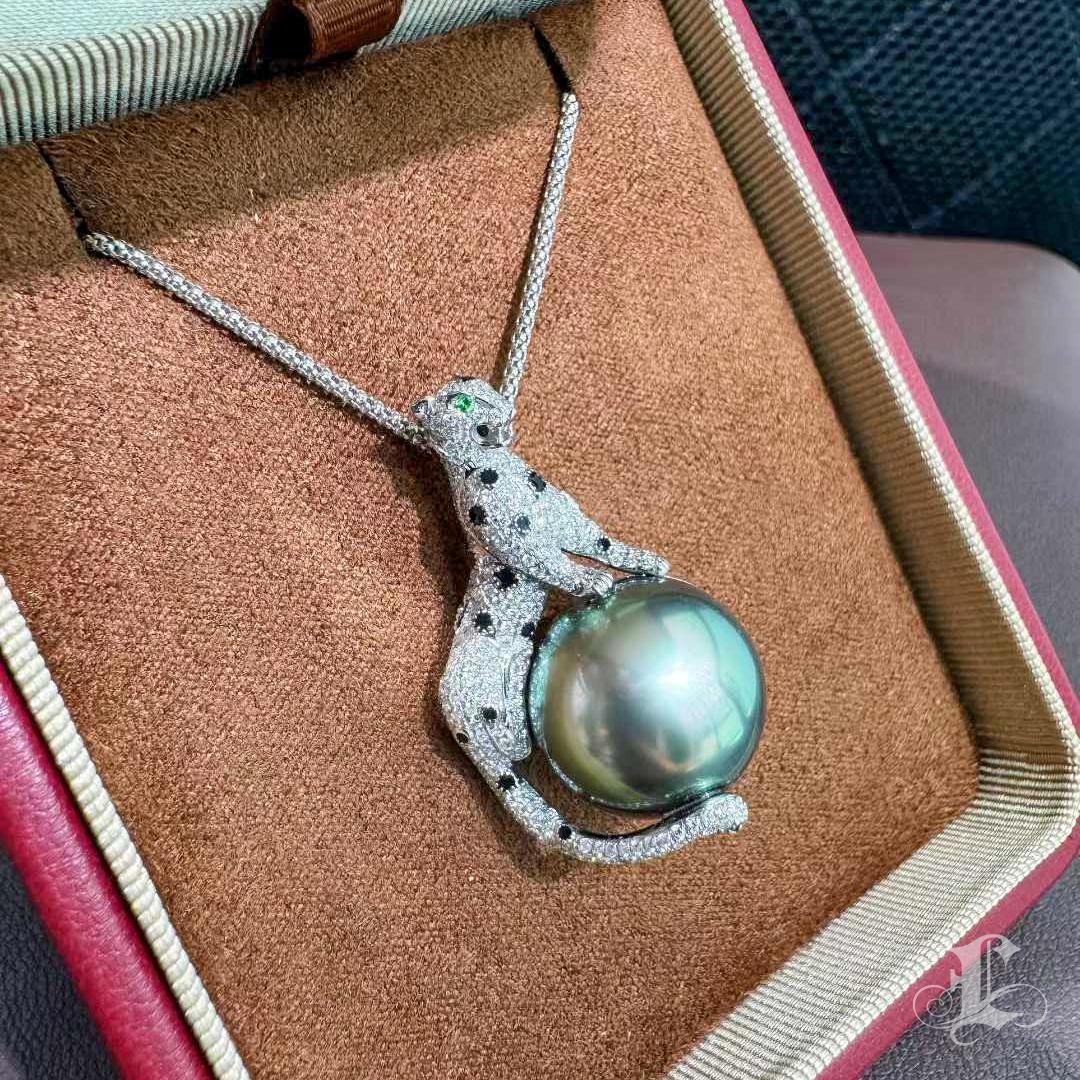 【Corona Radiante】Colgante de Diamante Leopardo Aurora Perla de Tahití en venta 4