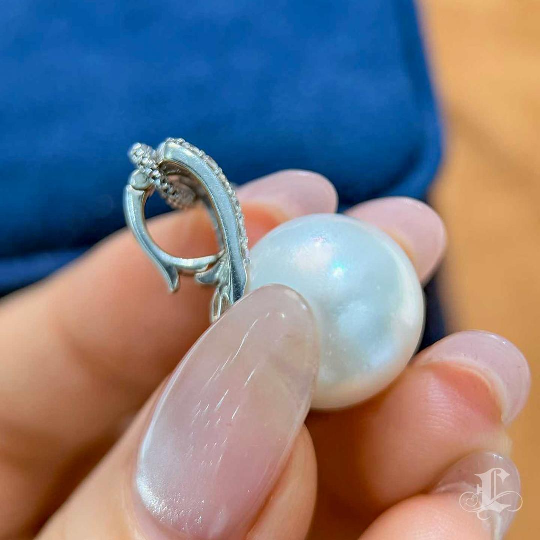 Ciondolo con diamante e perla dei mari del sud da 15 mm in vendita 4