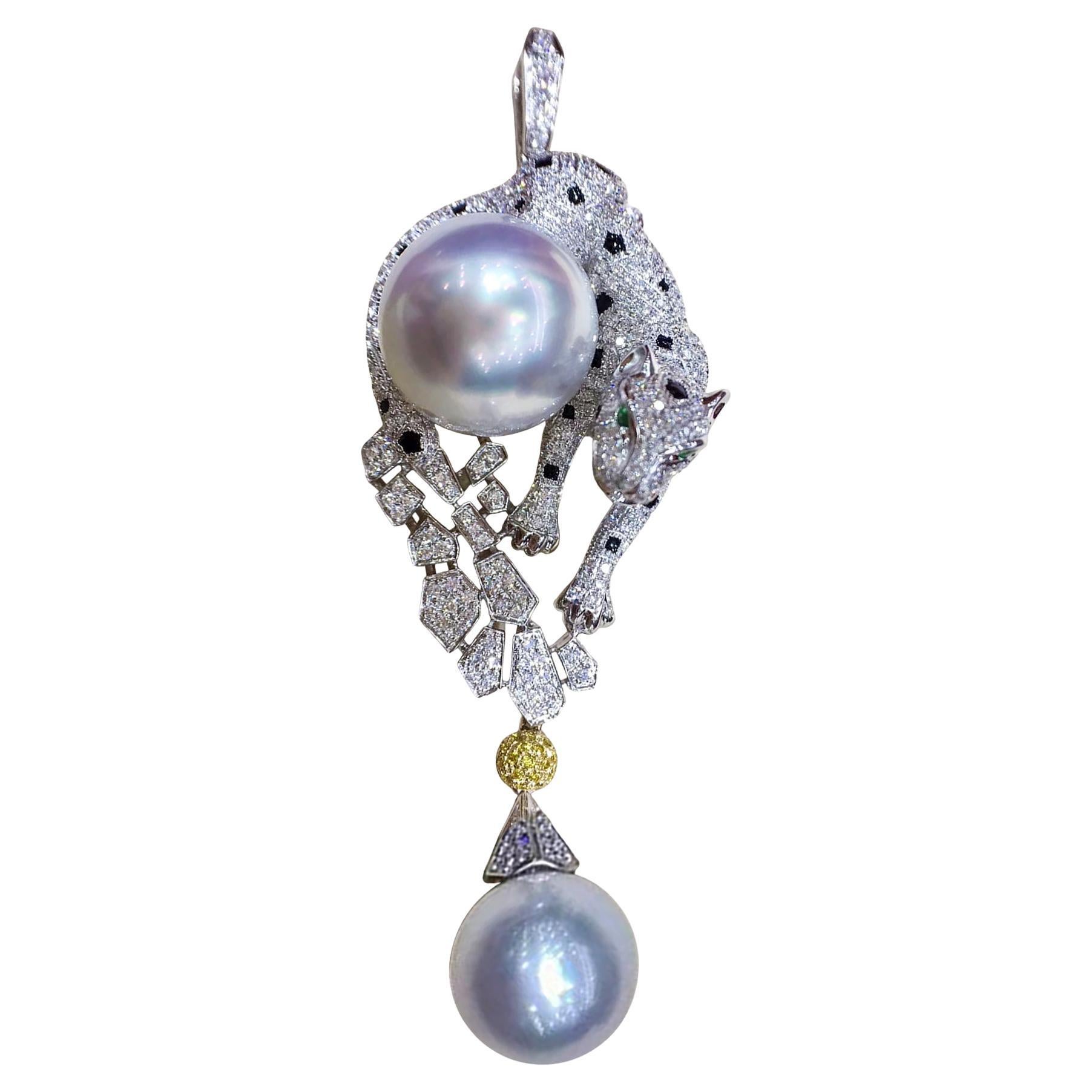 Ciondolo con diamante e perla dei mari del sud della Pantera Maestosa in vendita