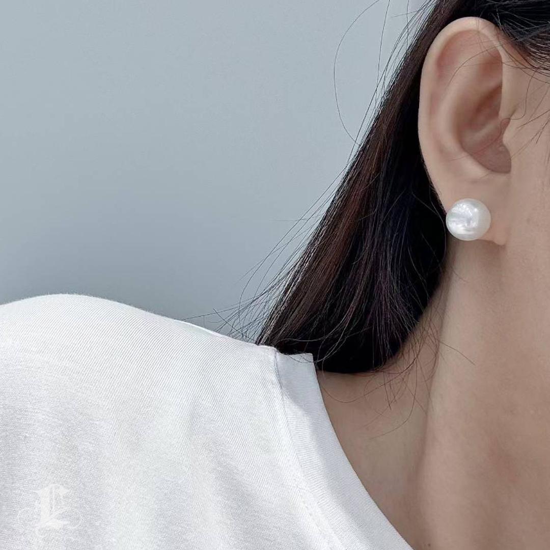 Uncut 【Lustre Arc】One-of-a-Kind 12.3mm South Sea Pearl Button-Round Stud Earrings For Sale
