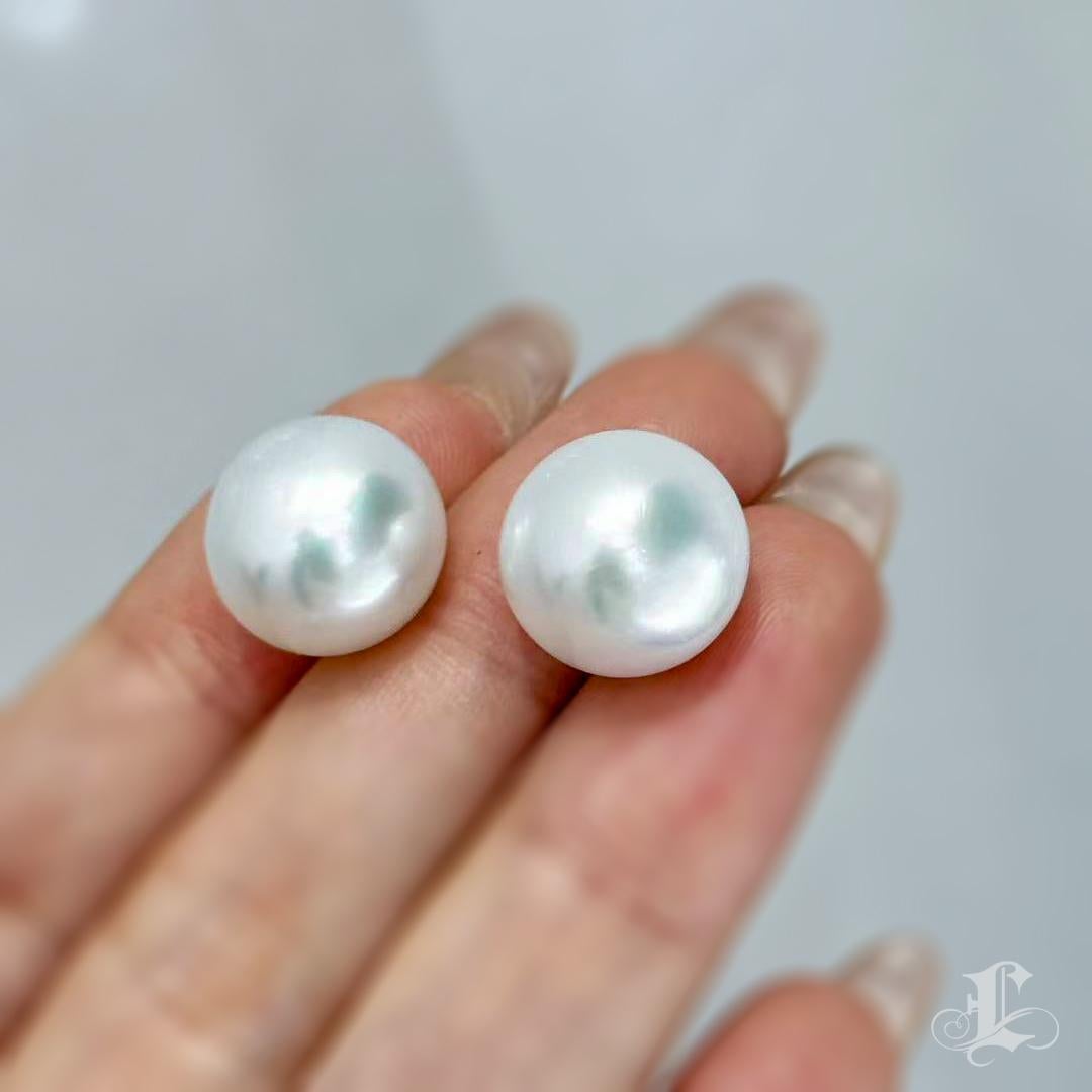 【Crown Radiance】One-of-a-Kind 13.4mm South Sea Pearl Button-Round Stud Earrings For Sale 4