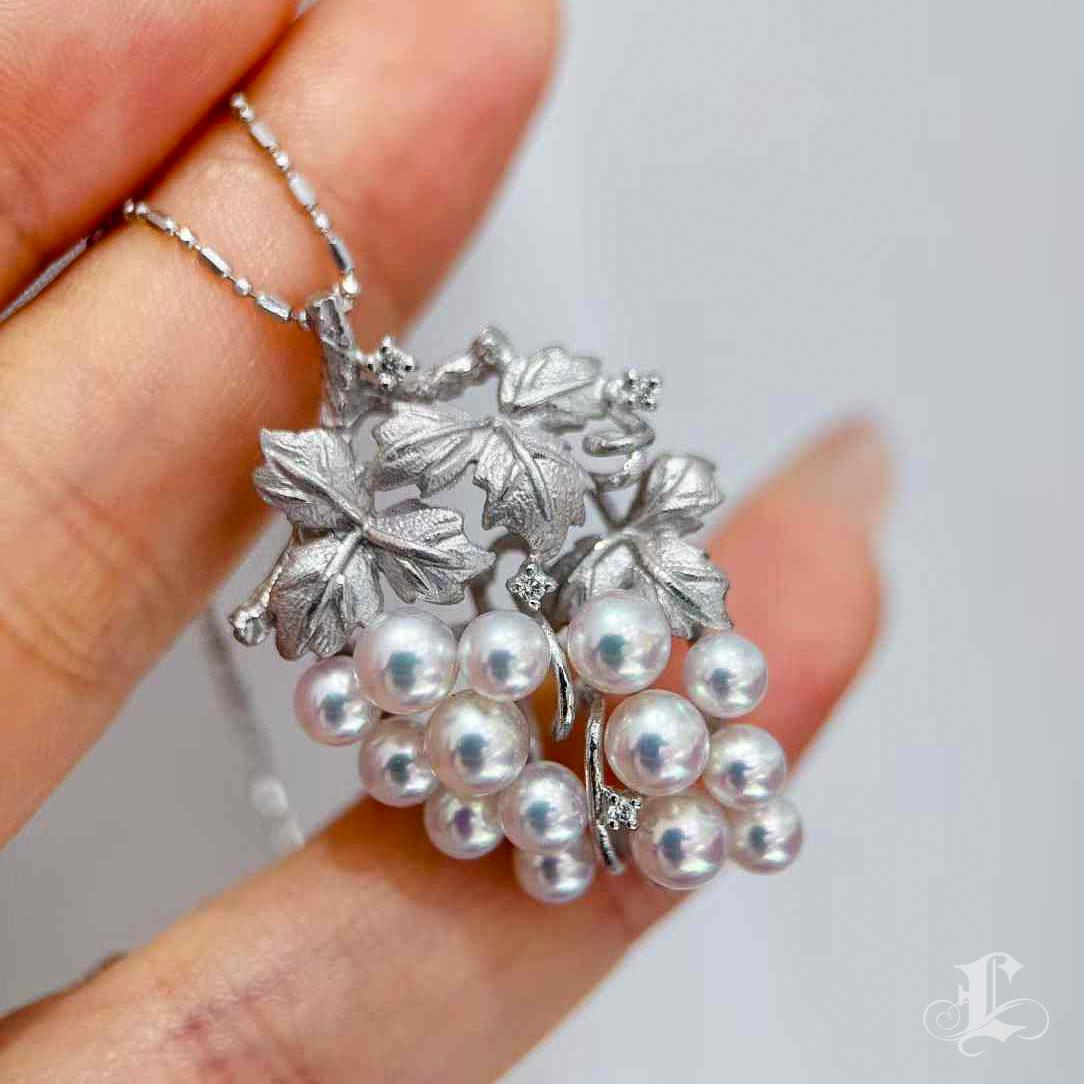 【Crown Radiance】One-of-a-Kind Baby Akoya Pearl Grape Cluster Pendant Necklace en venta 1