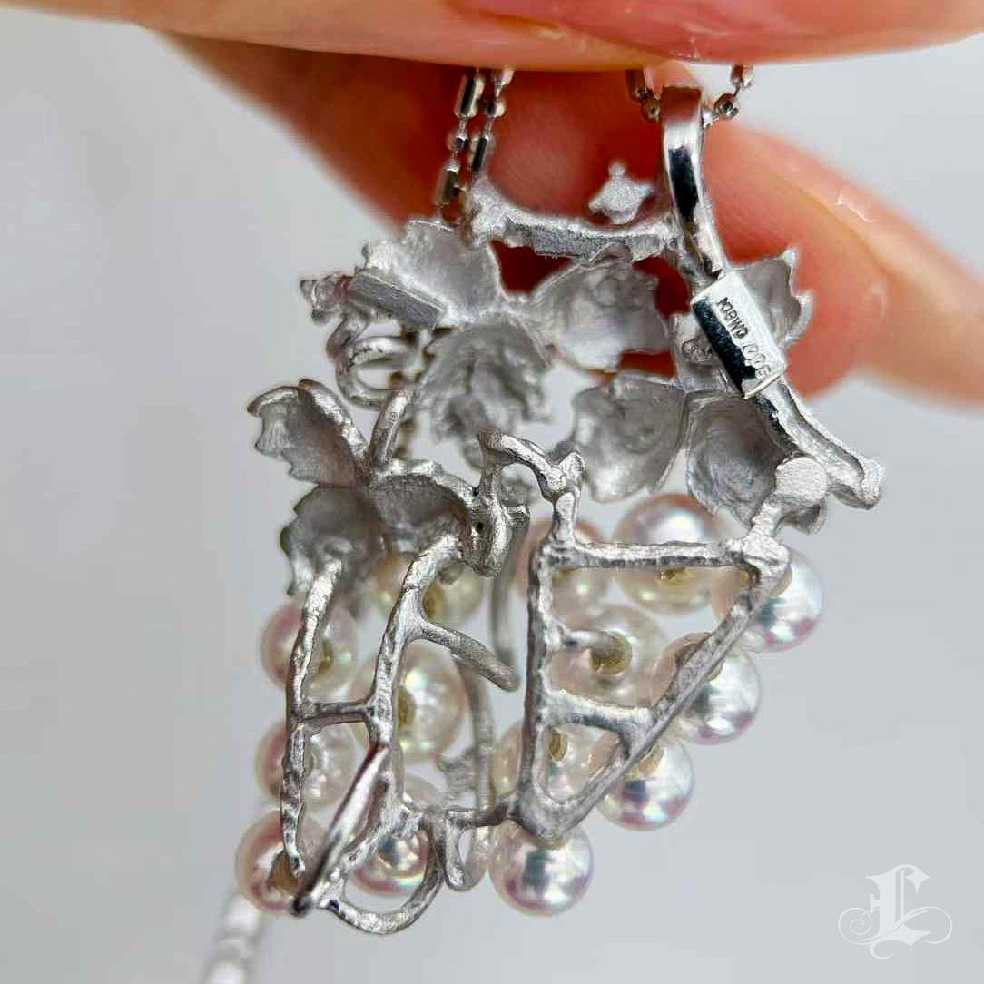 【Crown Radiance】One-of-a-Kind Baby Akoya Pearl Grape Cluster Pendant Necklace en venta 3