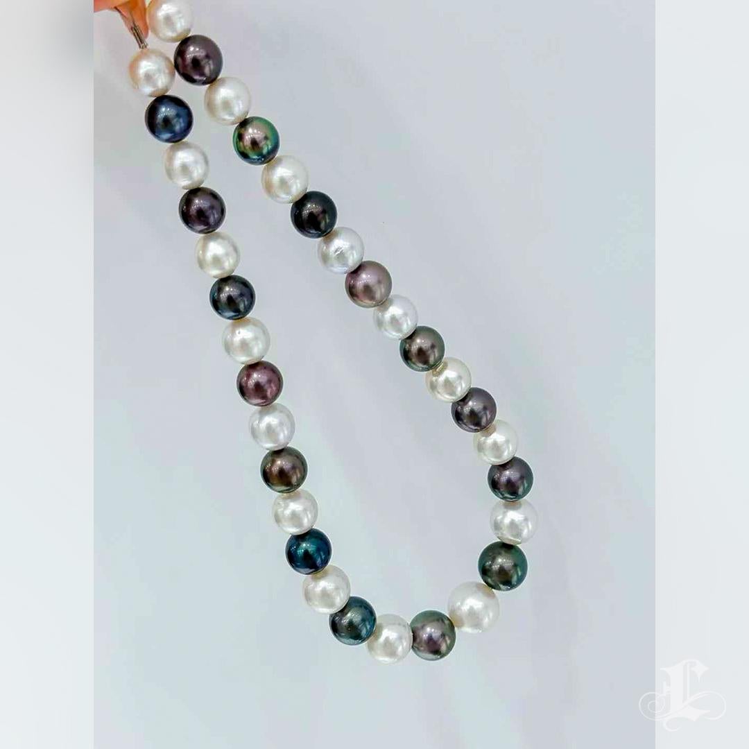 Collier de perles Dual Aura unique en son genre (10,5-15,8 mm) en vente 5