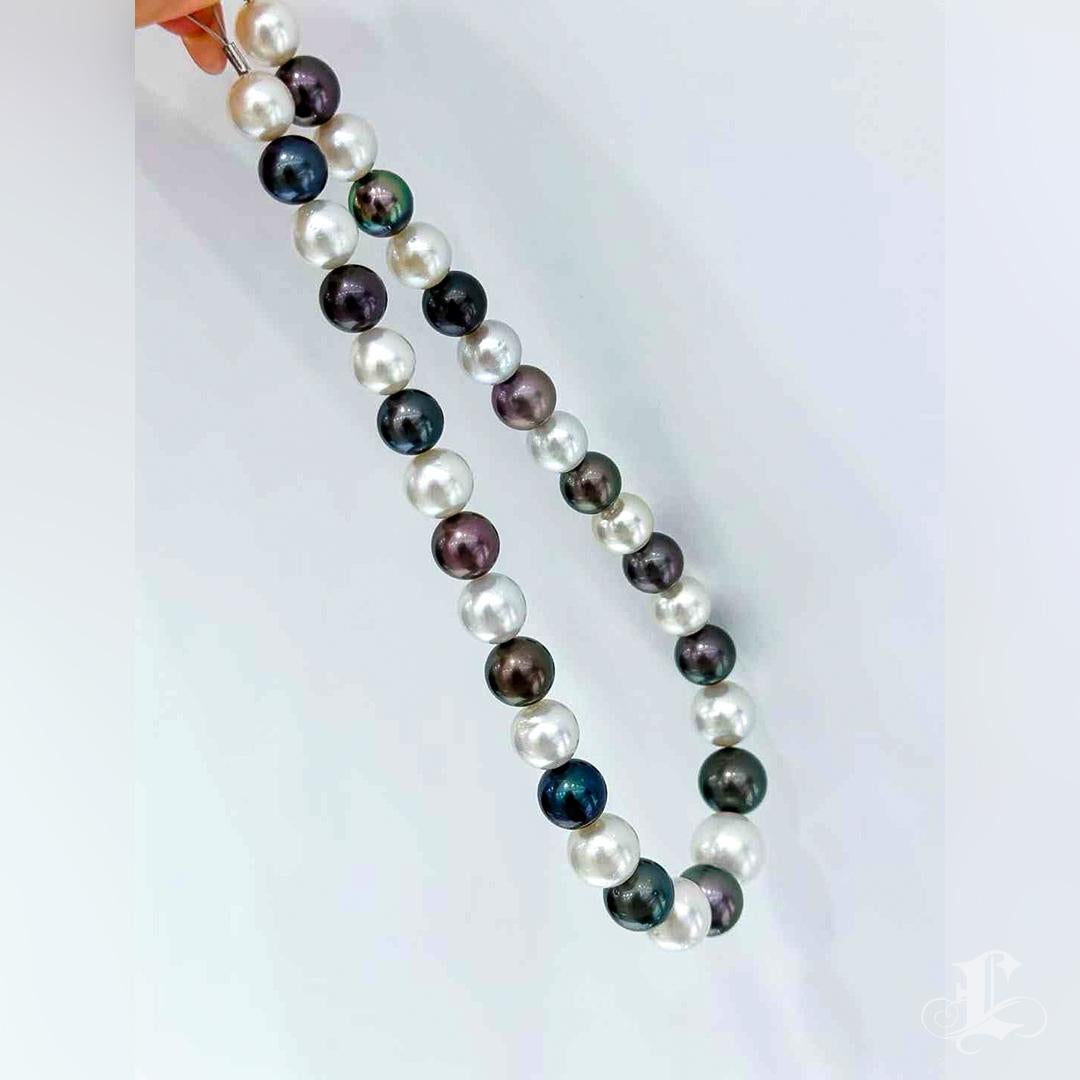 Collier de perles Dual Aura unique en son genre (10,5-15,8 mm) en vente 6