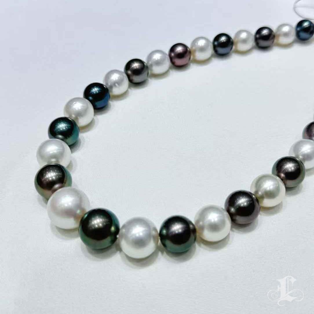 Collier de perles Dual Aura unique en son genre (10,5-15,8 mm) en vente 2
