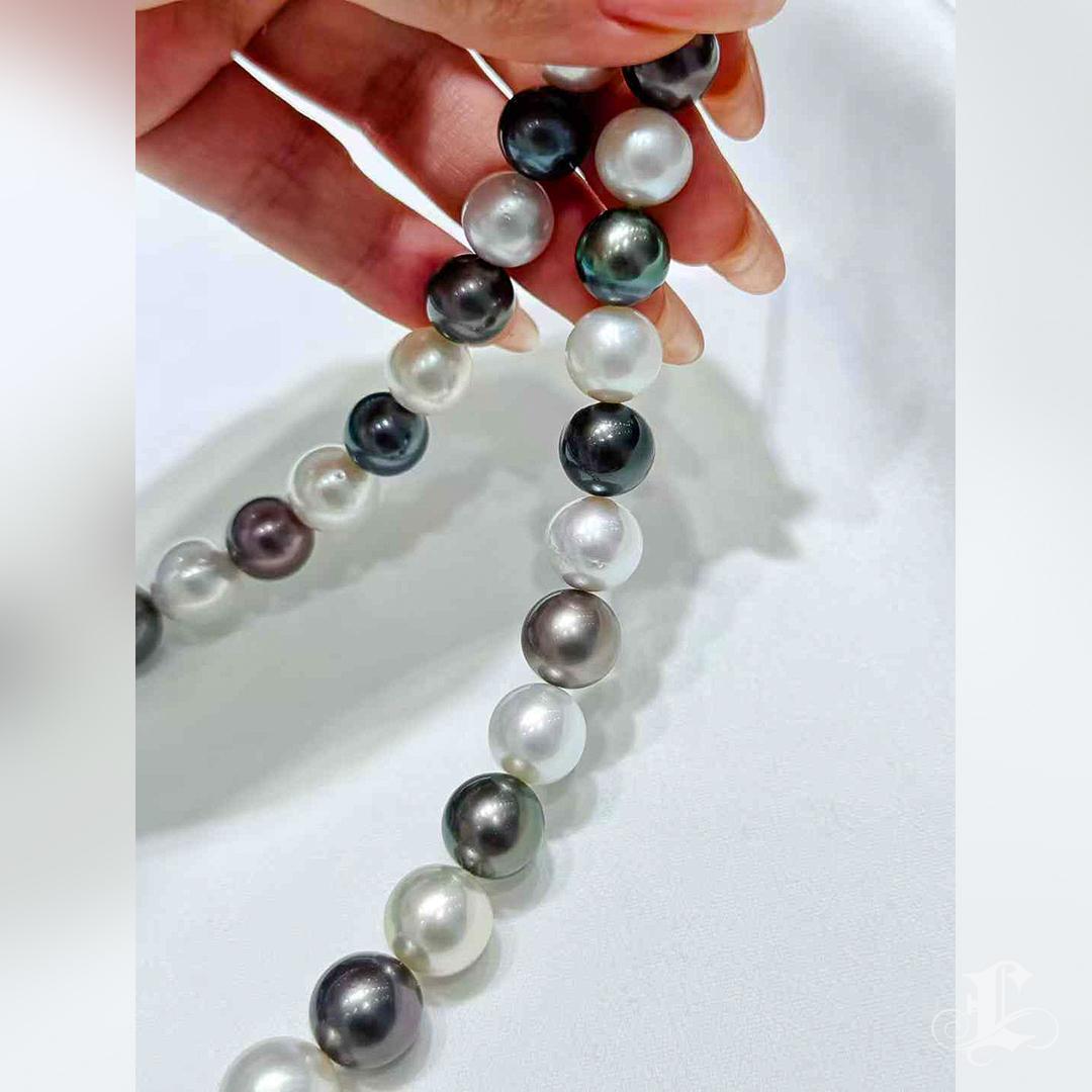 Collier de perles Dual Aura unique en son genre (10,5-15,8 mm) en vente 3
