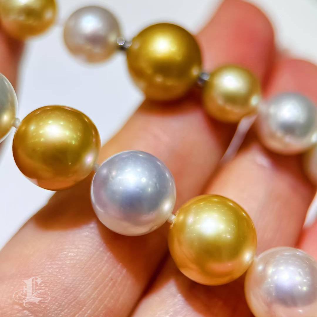 【Crown Radiance】PSL Collier de perles des mers du sud certifiées Aurora en blanc et doré en vente 1