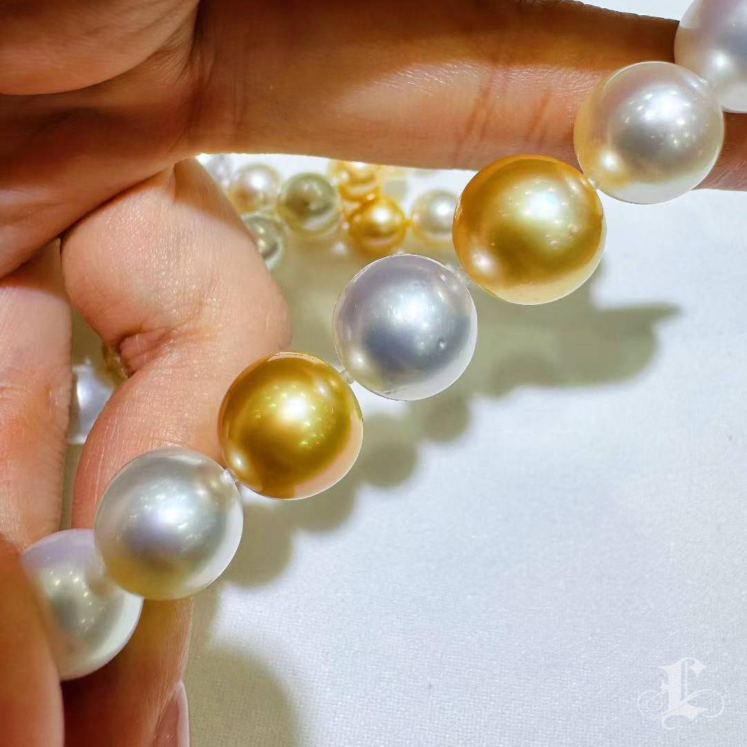 【Crown Radiance】PSL Collier de perles des mers du sud certifiées Aurora en blanc et doré en vente 2