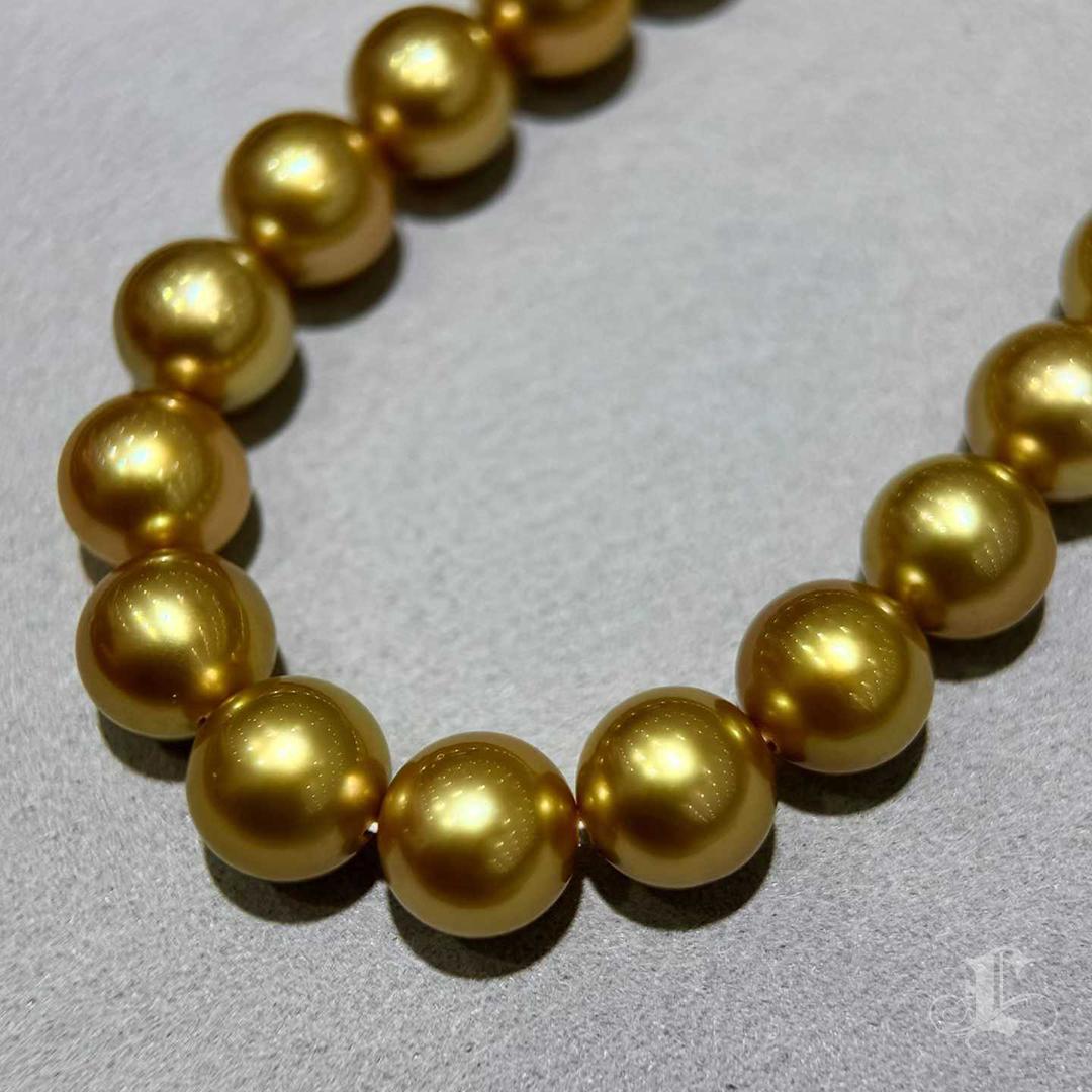 Donna Corona Radiosa】 Collana di perle dorate dei mari del sud certificate Imperial Glow in vendita