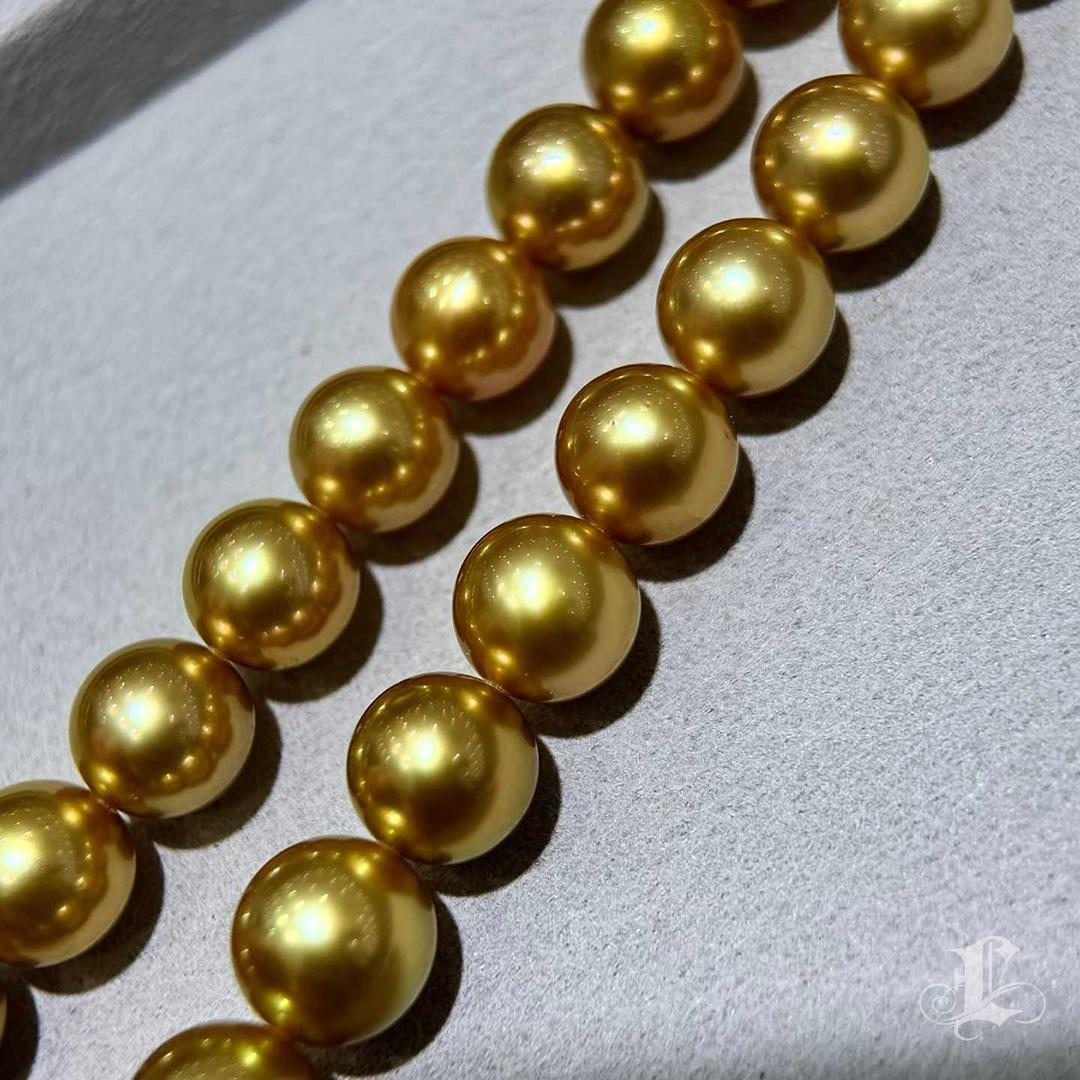 Corona Radiosa】 Collana di perle dorate dei mari del sud certificate Imperial Glow in vendita 1