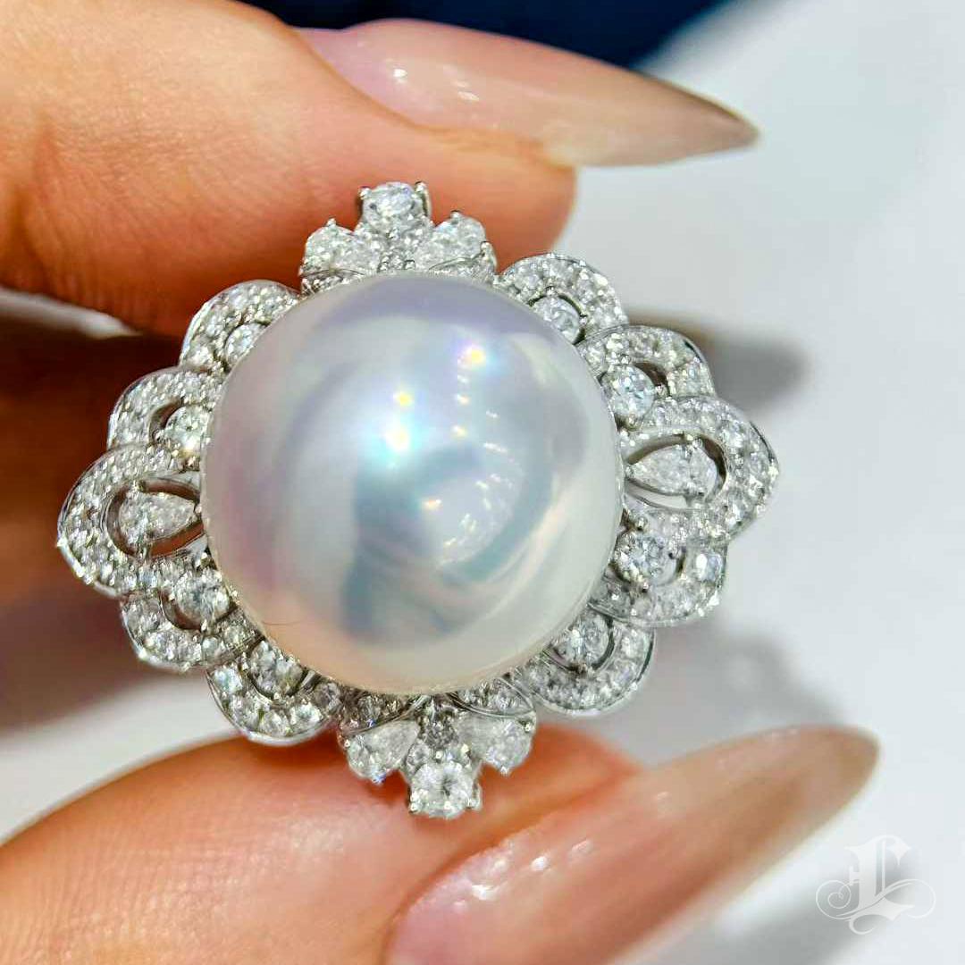 Anello con perle dei mari del sud e diamanti Phoenix Aurora 15,2 mm In condizioni Nuovo in vendita a New York, NY