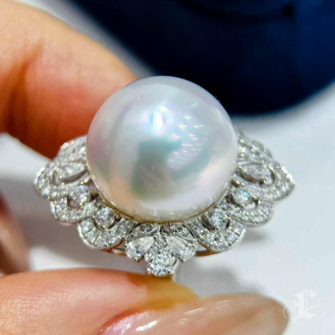 Donna Anello con perle dei mari del sud e diamanti Phoenix Aurora 15,2 mm in vendita