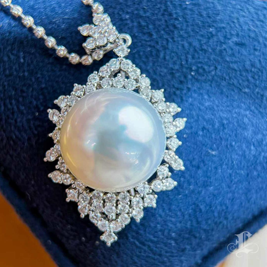 Ciondolo con perle e diamanti dei mari del sud da 16,1 mm con certificazione Phoenix. In condizioni Nuovo in vendita a New York, NY