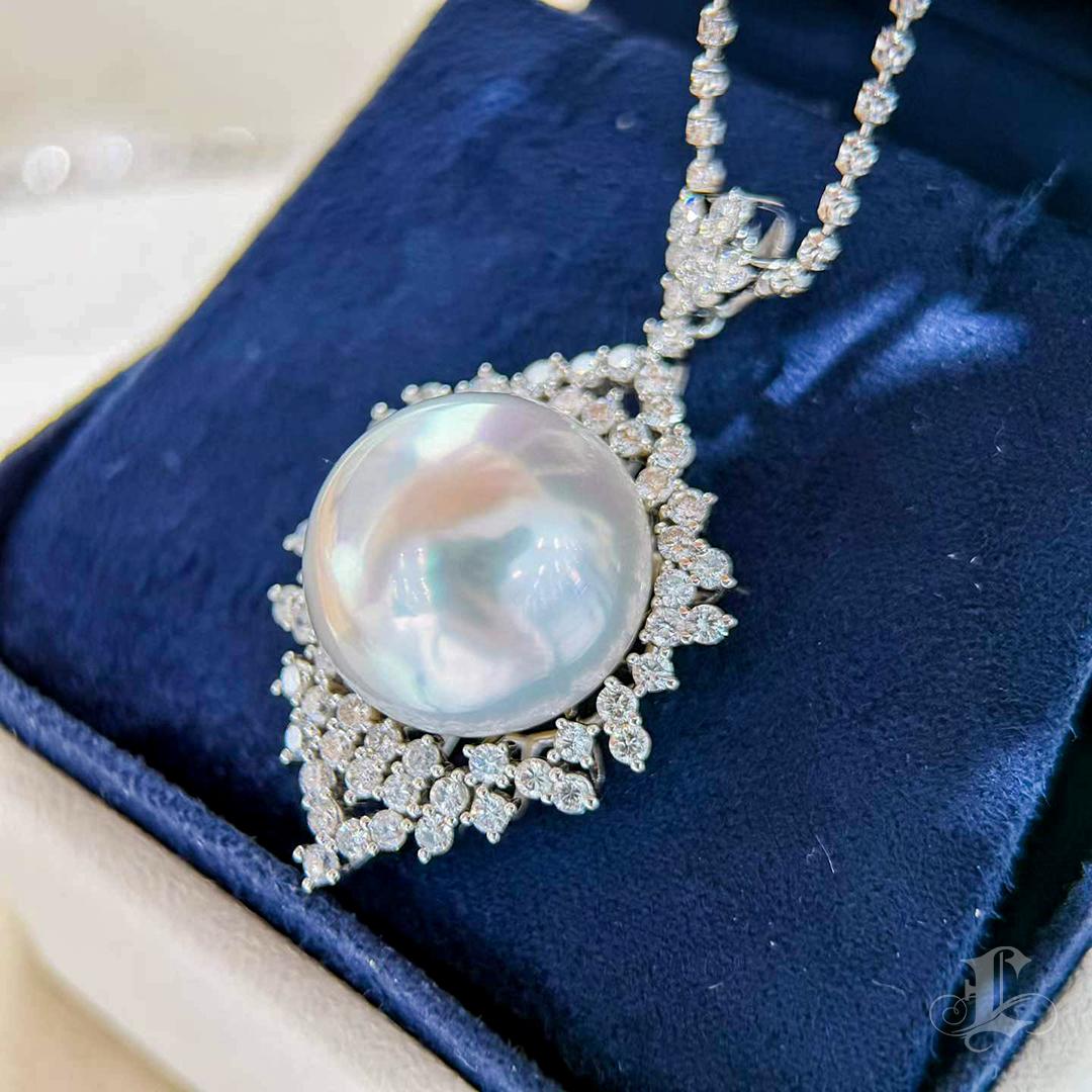 Ciondolo con perle e diamanti dei mari del sud da 16,1 mm con certificazione Phoenix. in vendita 2