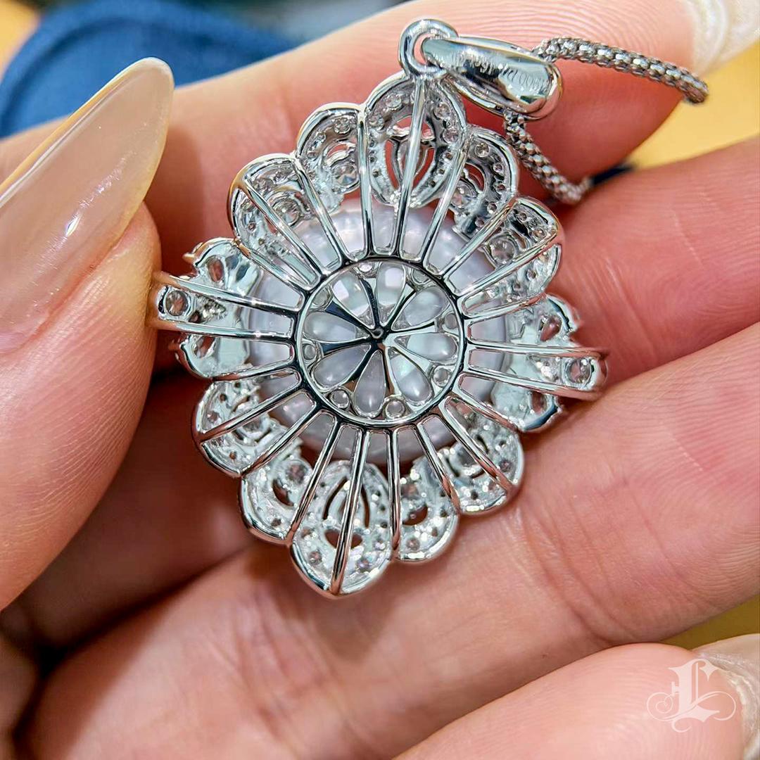 Ciondolo di diamanti con perle dei mari del sud da 16 mm con certificazione Phoenix in vendita 5