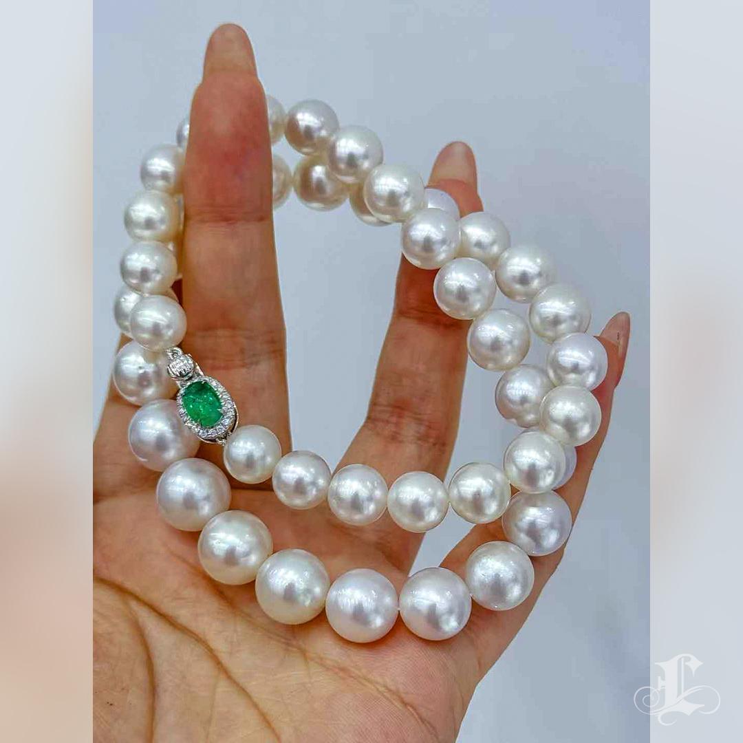 【Crown Radiance】PSL Phoenix Certified Pearl & Emerald Diamond Clasp Necklace For Sale 1