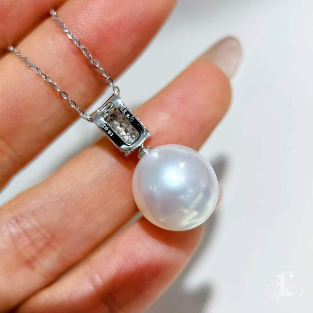 Collana con ciondolo di perle e diamanti Phoenix certificati in vendita 4