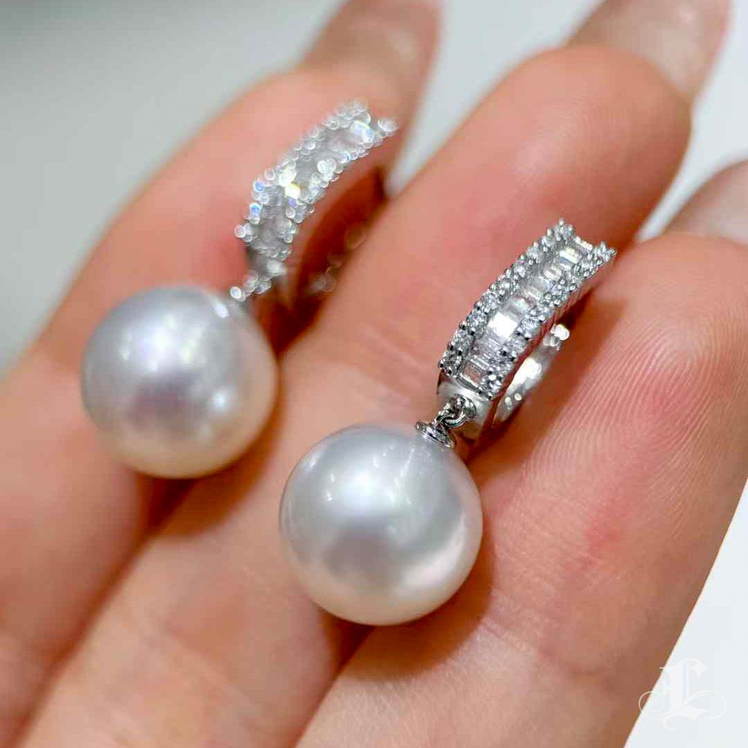 【Crown Radiance】PSL Venus-Certified South Sea Pearl & Diamond Earrings In condizioni Nuovo in vendita a New York, NY