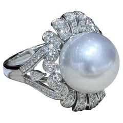 Regal Fan Aurora Bague d'inspiration baroque avec perles des mers du Sud et diamants