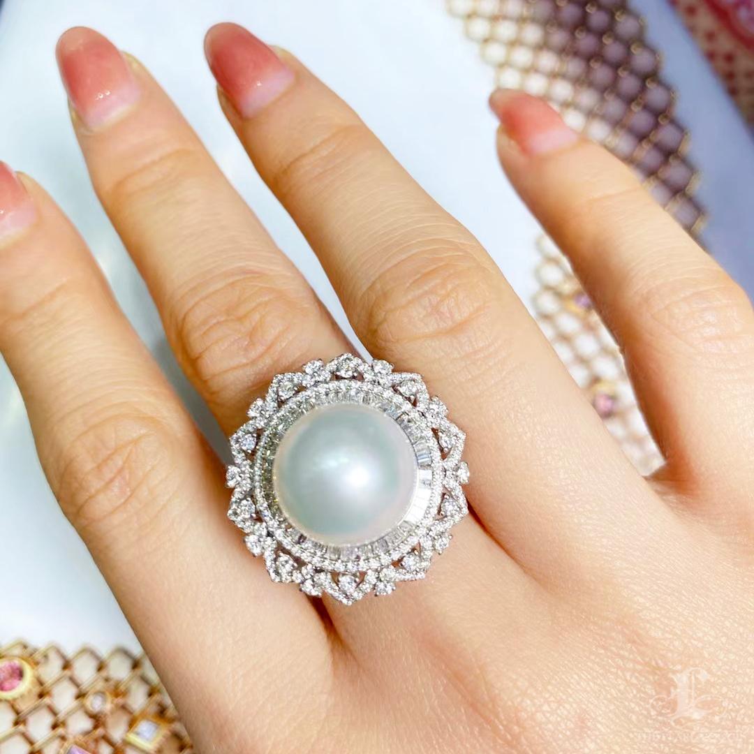 【Crown Radiance】Regal Halo Diamond South Sea Pearl Convertible Ring Pendant For Sale 4