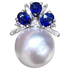 Crown Radiance】Royal Bloom Aurora Südsee Perle Saphir und Diamant Anhänger