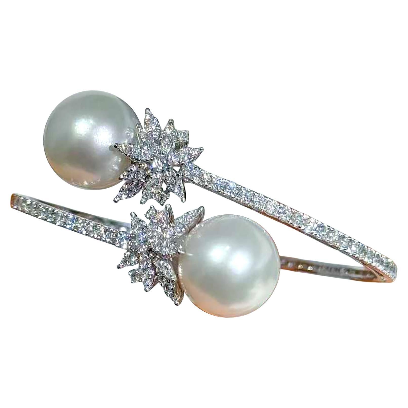 Corona Radiosa】 Bracciale con diamanti e perle dei mari del sud con gemelli Aurora. in vendita