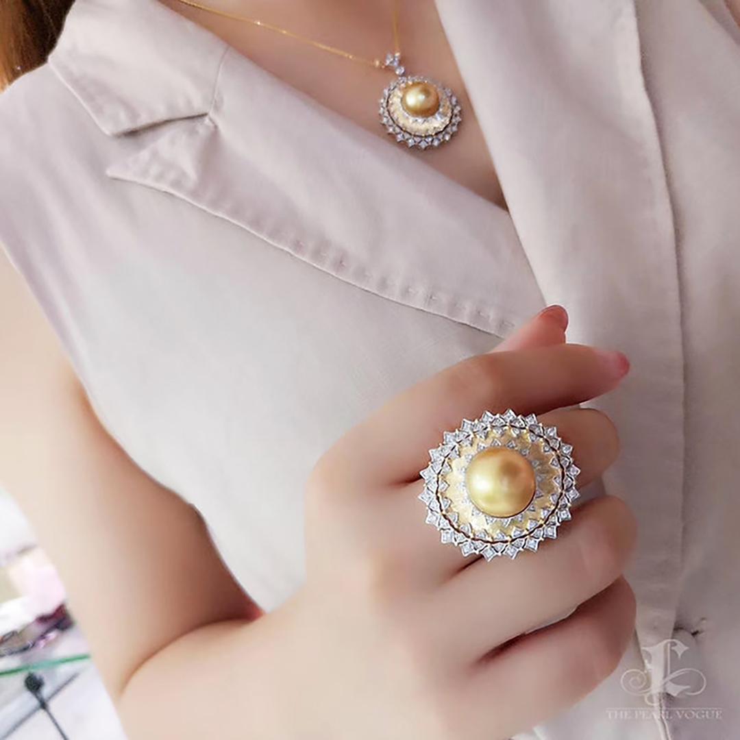 Anello di diamanti con perle dei mari del sud dorate a raggiera In condizioni Nuovo in vendita a New York, NY