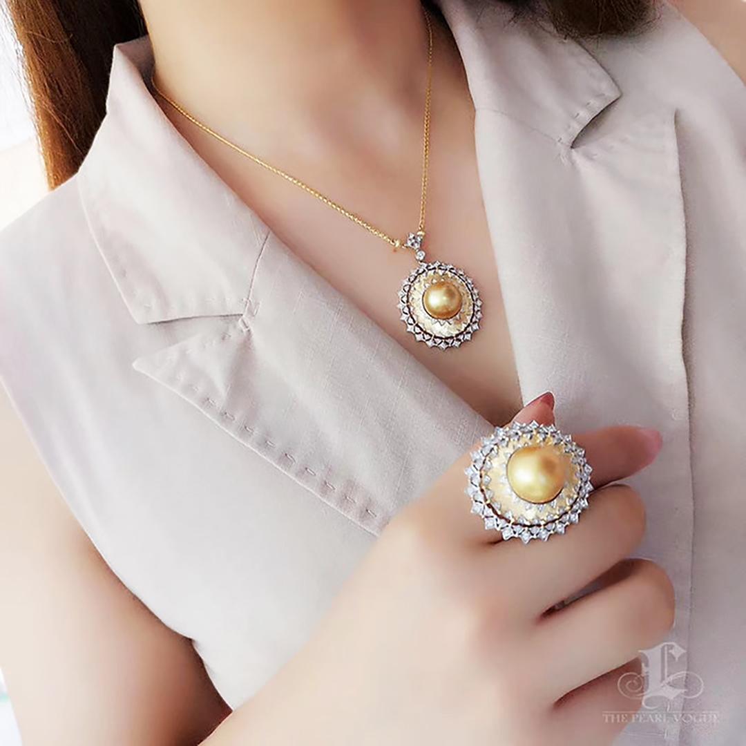 Anello di diamanti con perle dei mari del sud dorate a raggiera in vendita 3