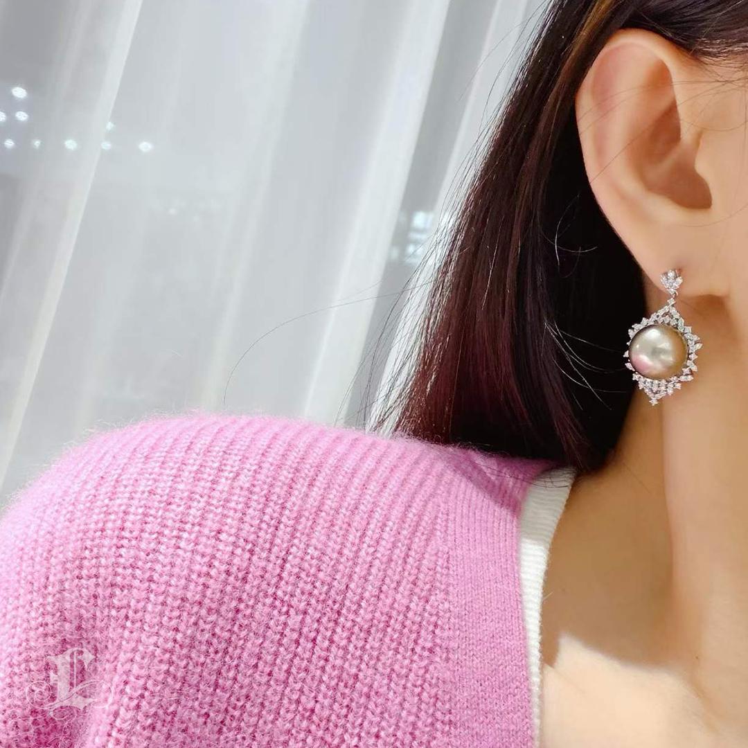 【Crown Radiance】Tahitiperlen-Diamant-Tropfen-Ohrringe (Ungeschliffen) im Angebot