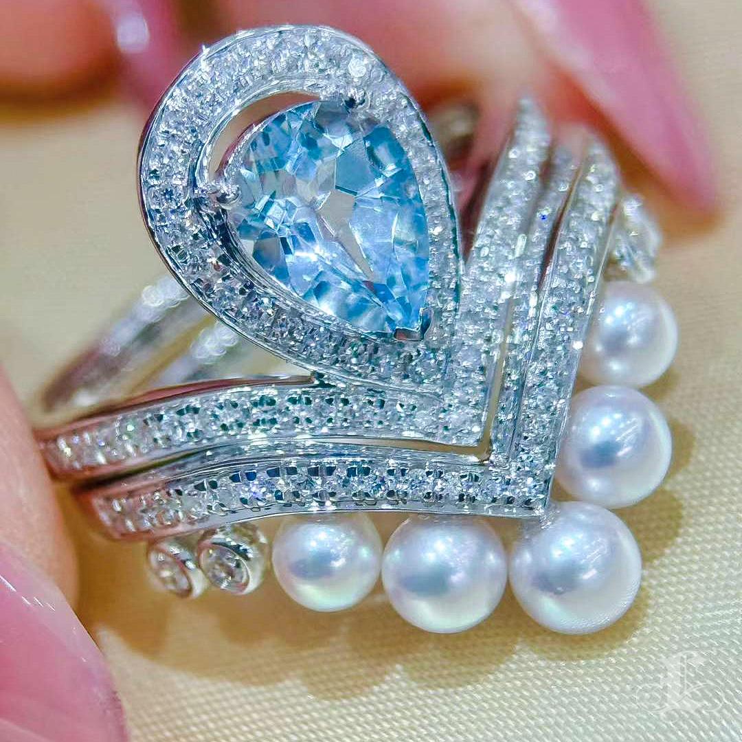 Anello impilabile con perle Akoya, zaffiro e diamanti In condizioni Nuovo in vendita a New York, NY