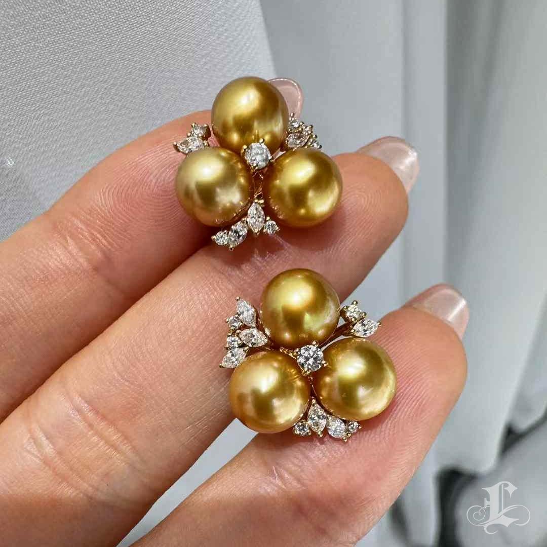 【Crown Radianc】Golden Radiance Südsee Perle Diamant Ohrringe und Anhänger Set im Angebot 2