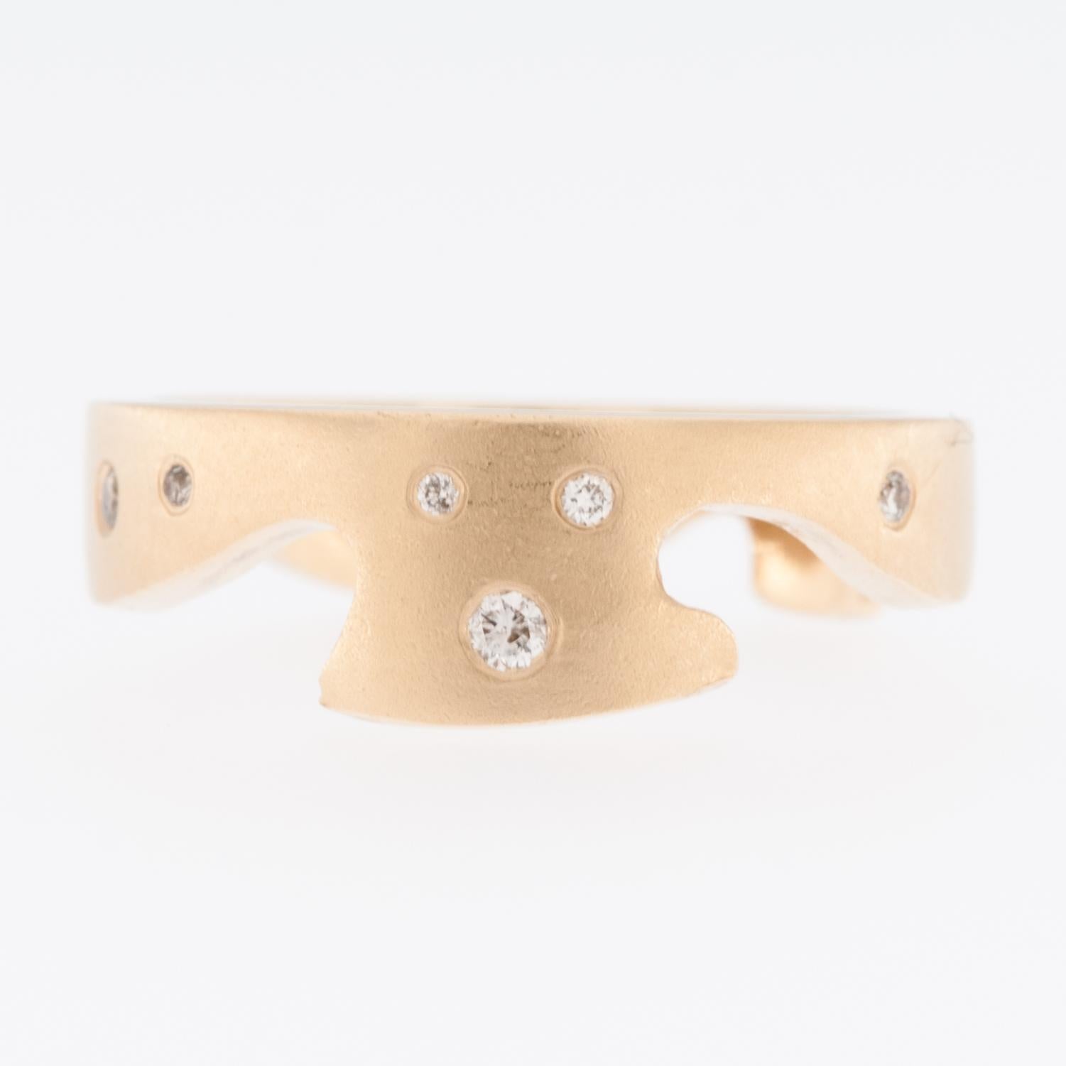 Crown-Ring aus 18 Karat Gelbgold mit Diamanten (Brillantschliff) im Angebot