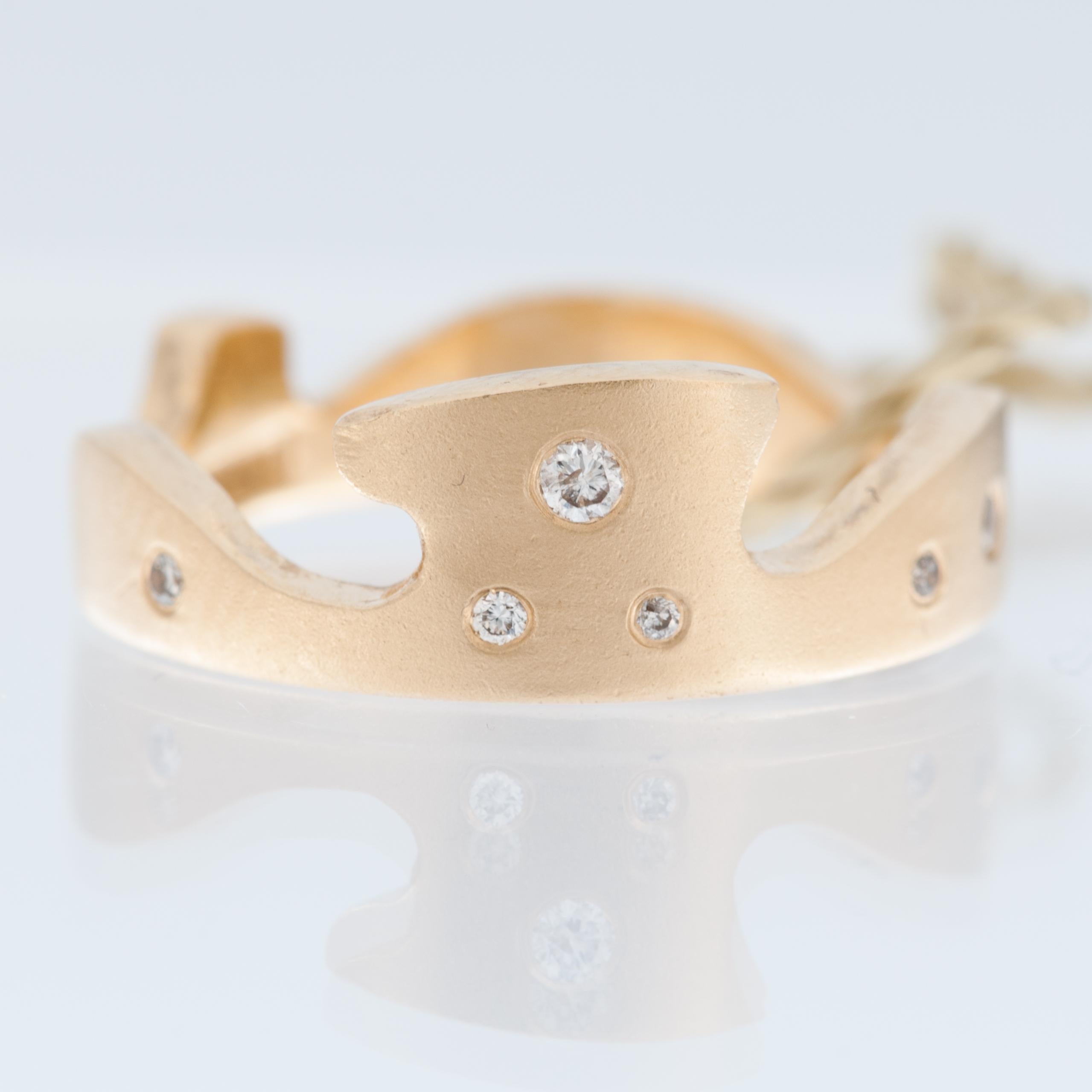 Crown Ring 18kt Yellow Gold with Diamonds In Good Condition For Sale In Esch sur Alzette, Esch-sur-Alzette