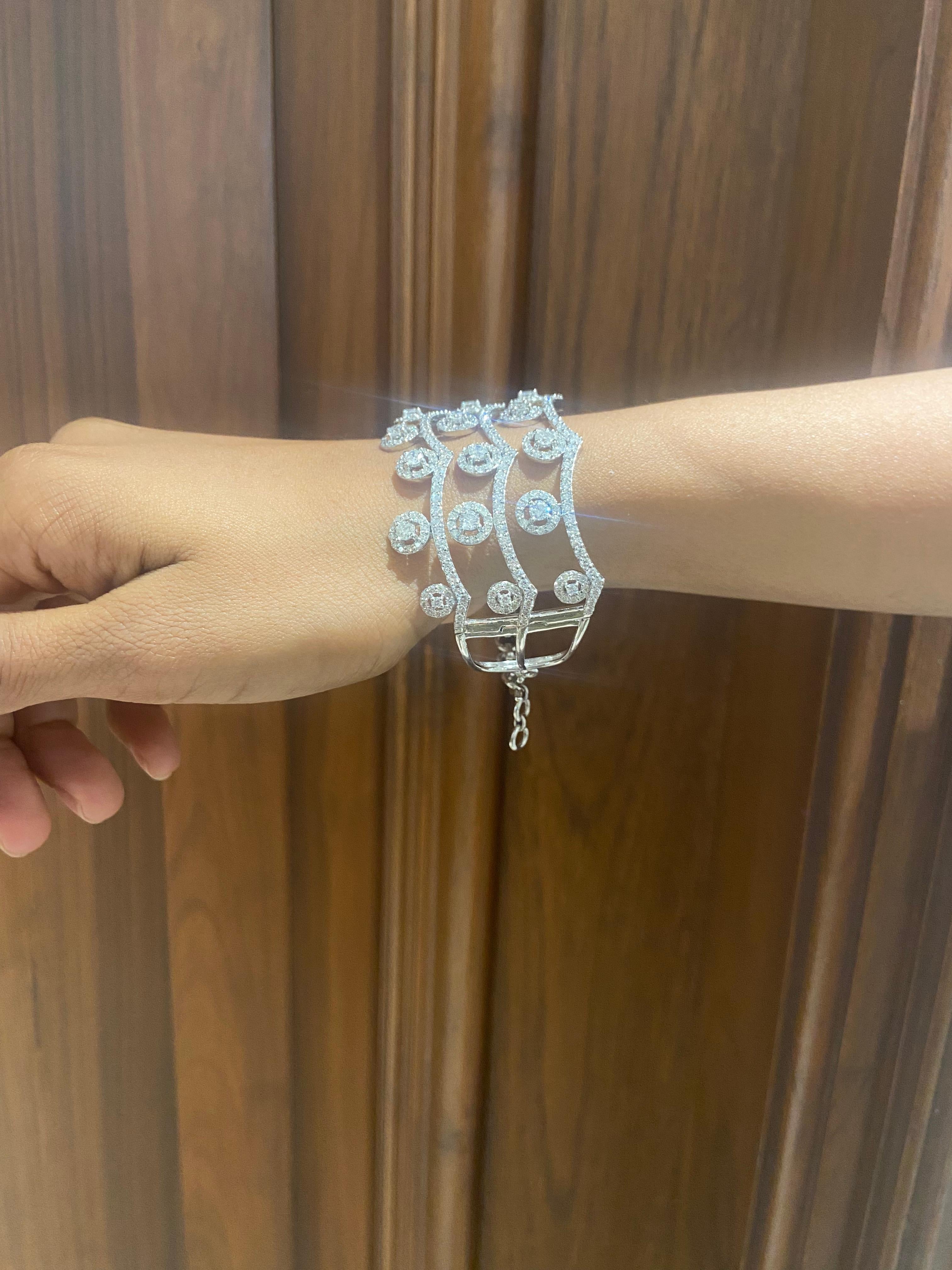 Crown Shaped Diamond Cuff Bracelet set in 18k Solid Gold For Sale 2