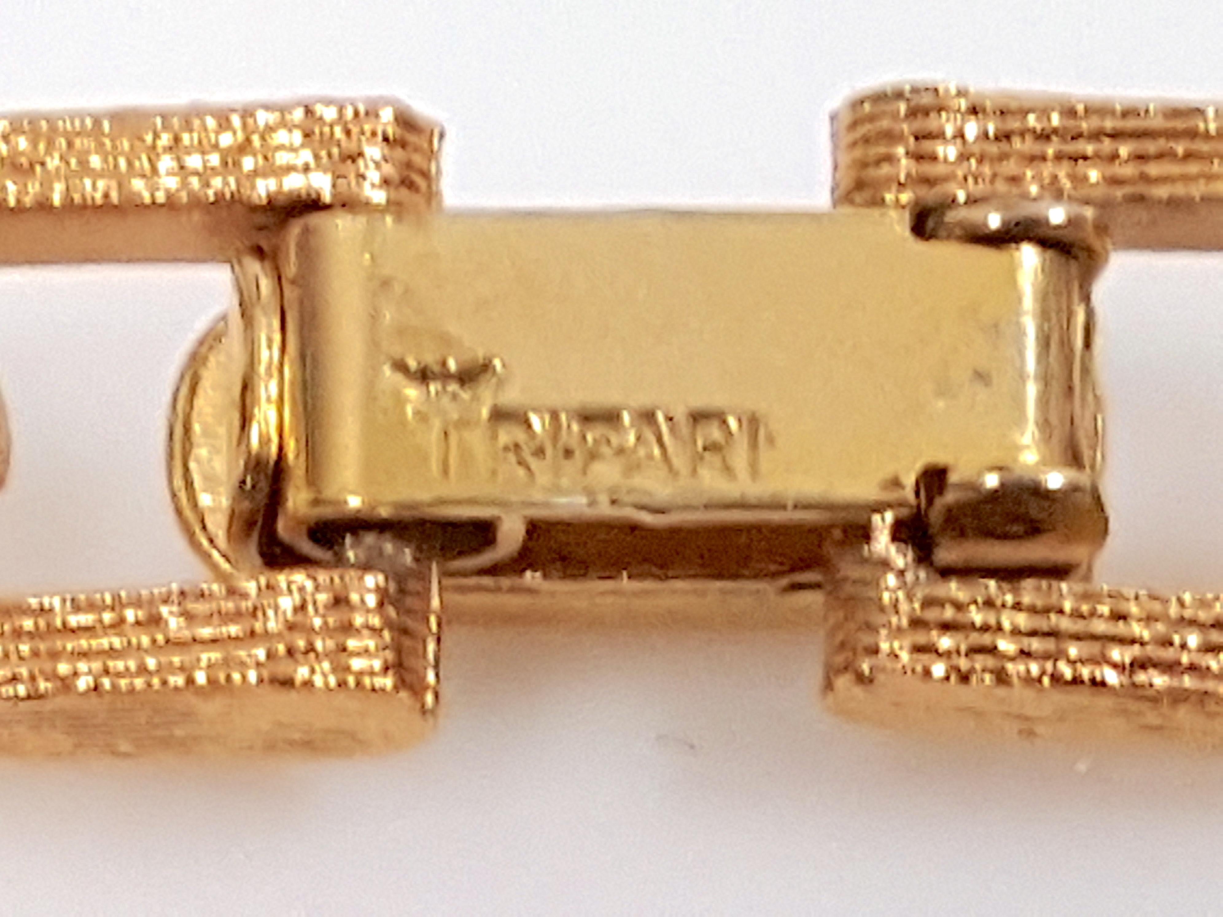 Trifari Alfred Philippe Chausssures-Sautoir DemiParure texturée à chaîne lourde en or jaune en vente 2