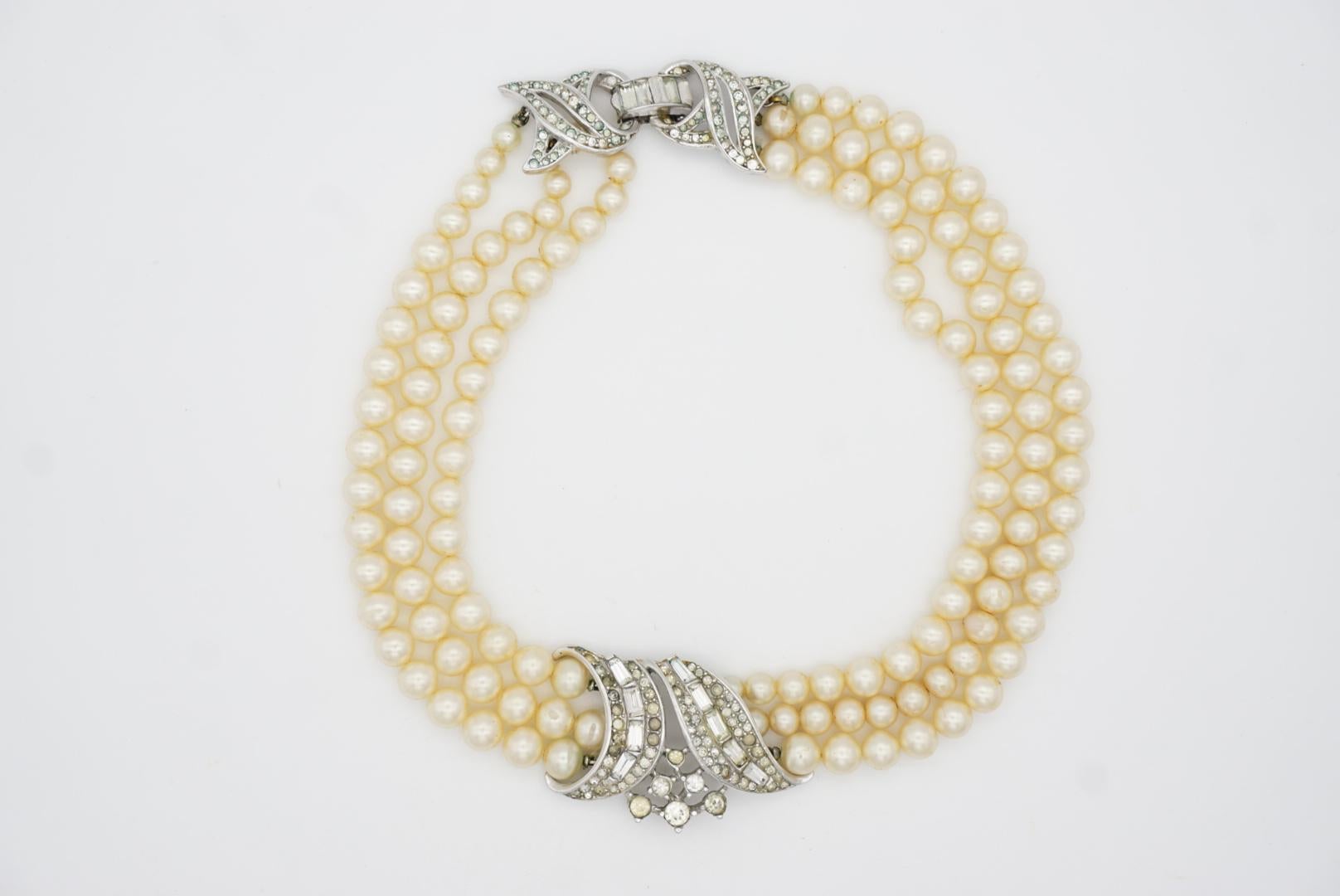 Crown Trifari 1940s White Beads Pearls Trio Strands Layers Crystals Necklace in vendita 6