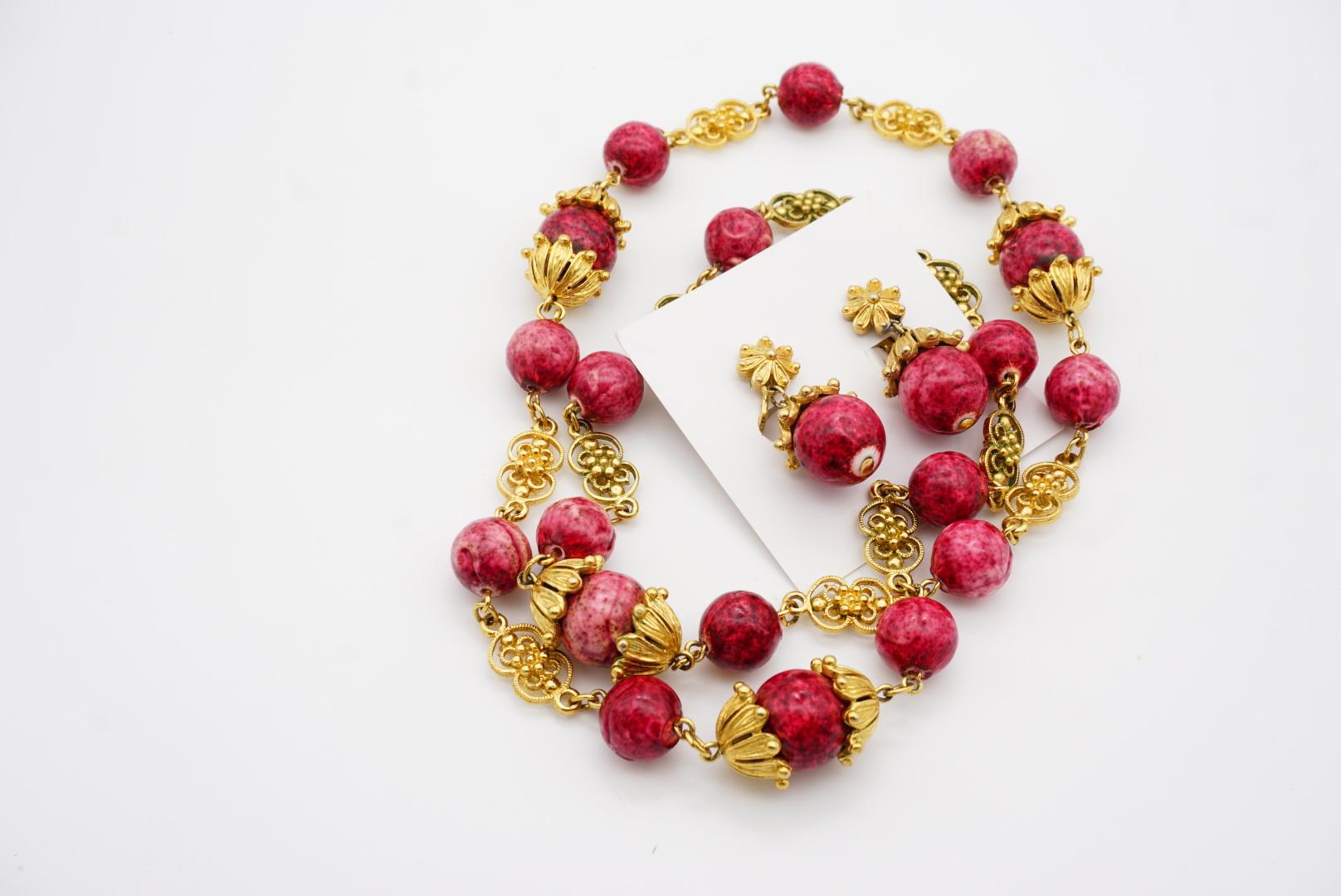 Set de sautoirs et boucles d'oreilles Crown Trifari 1950 Red Cranberry Fruit Filigree en vente 7