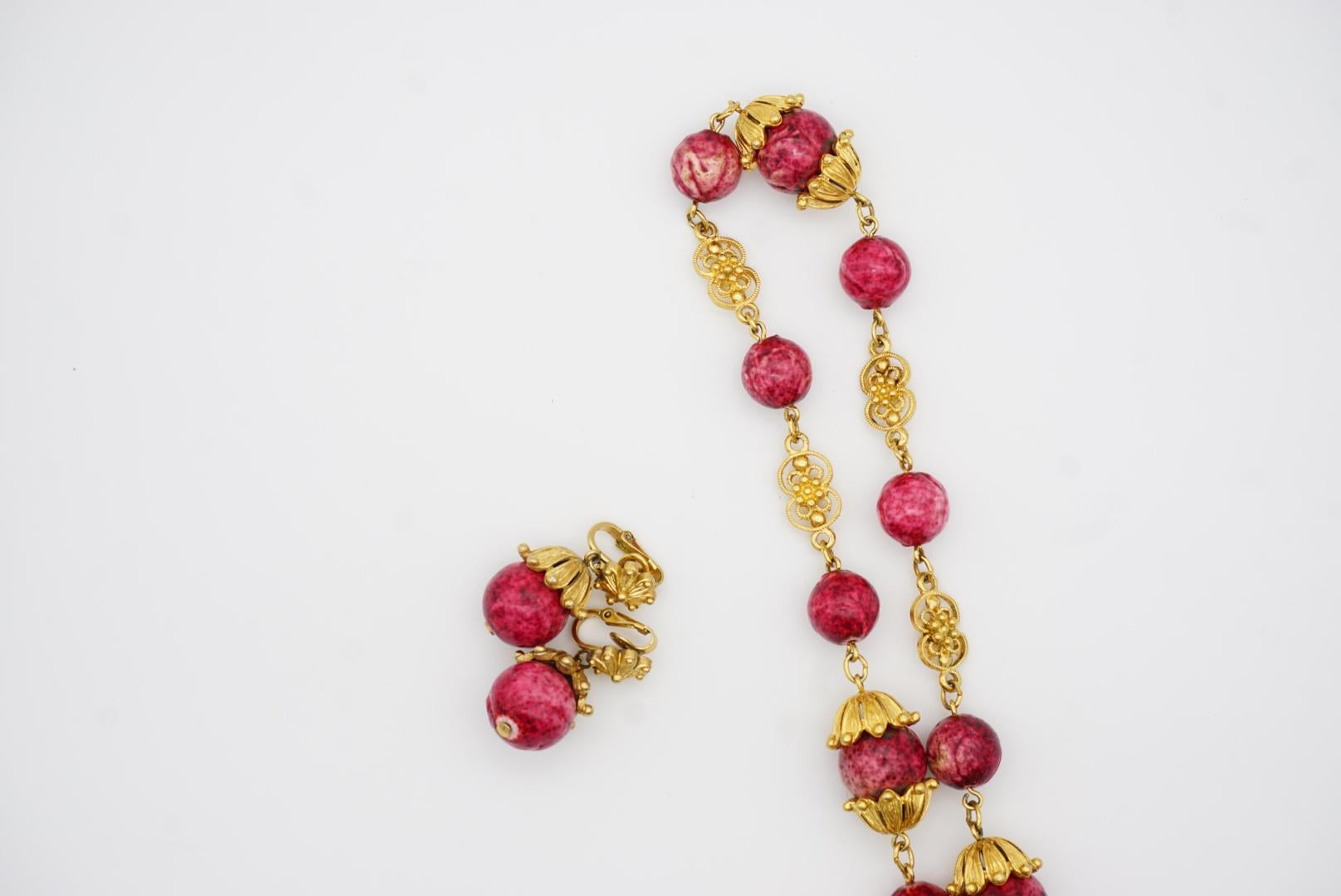 Set de sautoirs et boucles d'oreilles Crown Trifari 1950 Red Cranberry Fruit Filigree en vente 10