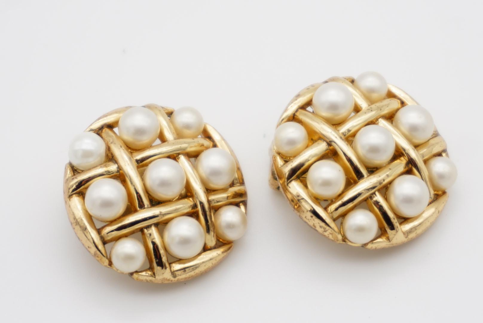 Crown Trifari 1950 Round Circle White Pearls Openwork Criss Cross Clip Earrings For Sale 5