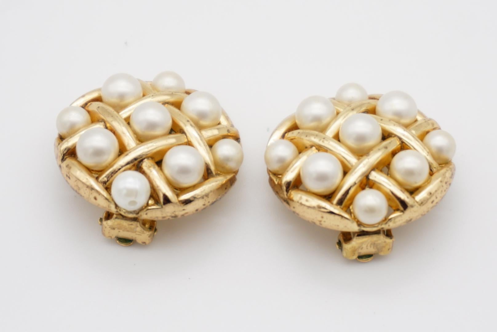 Crown Trifari 1950 Round Circle White Pearls Openwork Criss Cross Clip Earrings For Sale 6