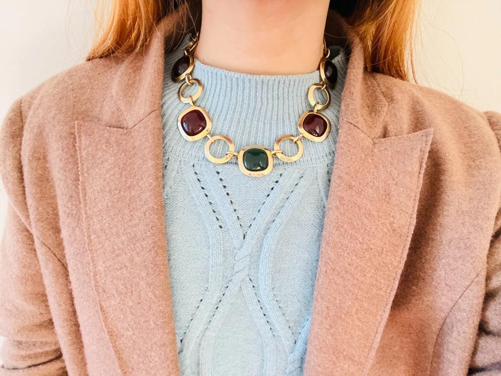 Crown Trifari 1950s Amethyst Citrine Emerald Square Circle Interlocked Necklace For Sale 3