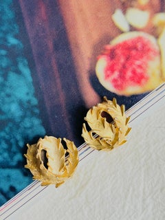 Crown Trifari 1950s Brush Leaf Openwork Round Circle Swirl Twist Clip Earrings