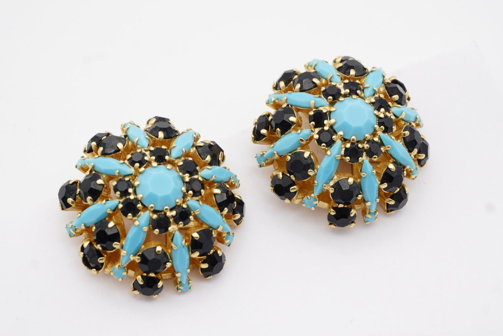 Crown Trifari 1950s Circle Turquoise Navy Crystals Openwork Dome Clip Earrings For Sale 3